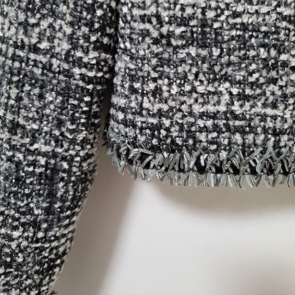 New Saks Fifth Avenue Black Tweed Wool Blend Frayed Trim Crop Blazer Size 10 - Picture 12 of 14